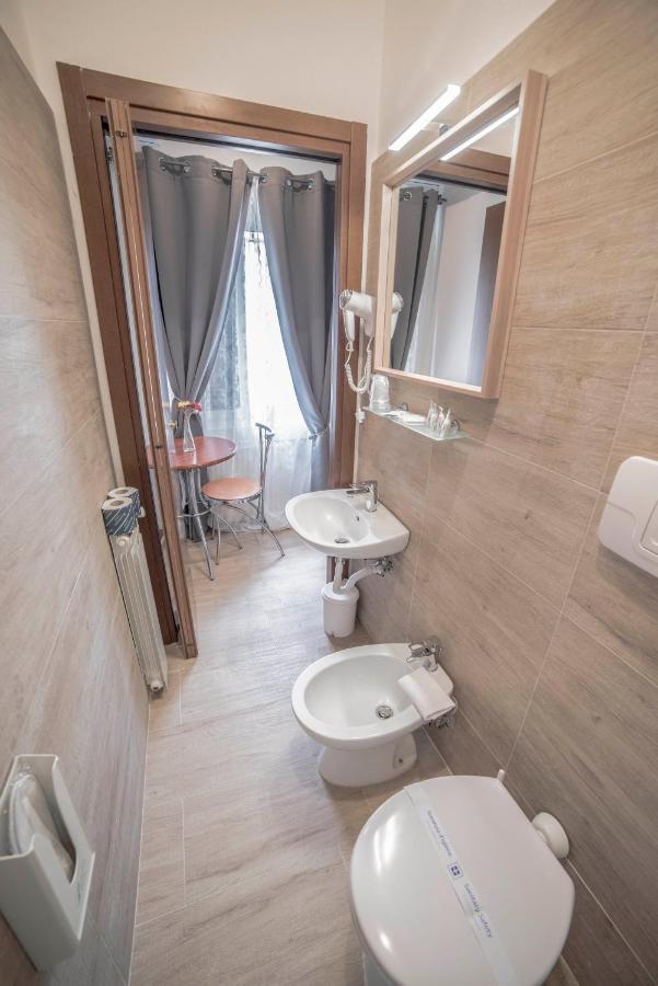 Galleria Frascati Rooms And Apartment Exterior foto